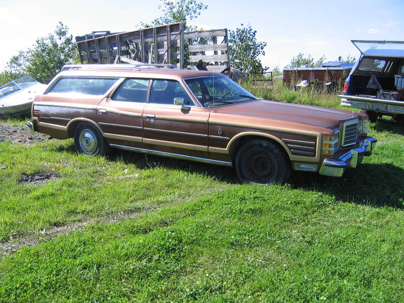 Web Wagons: 1978 Ford Country Squire